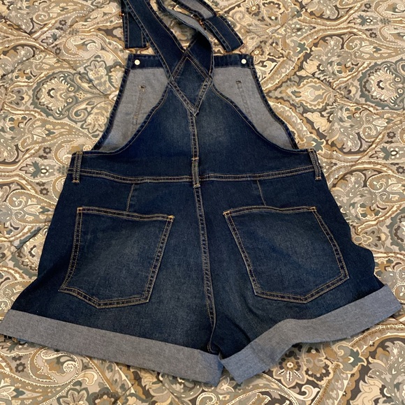 Overall shorts! - Picture 2 of 5